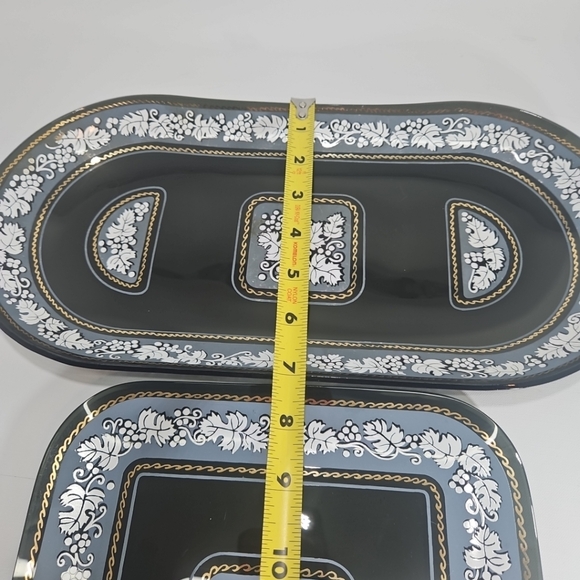 Vintage Smokey Black Glass Leaf Border Set of 2 Trays - Picture 9 of 10